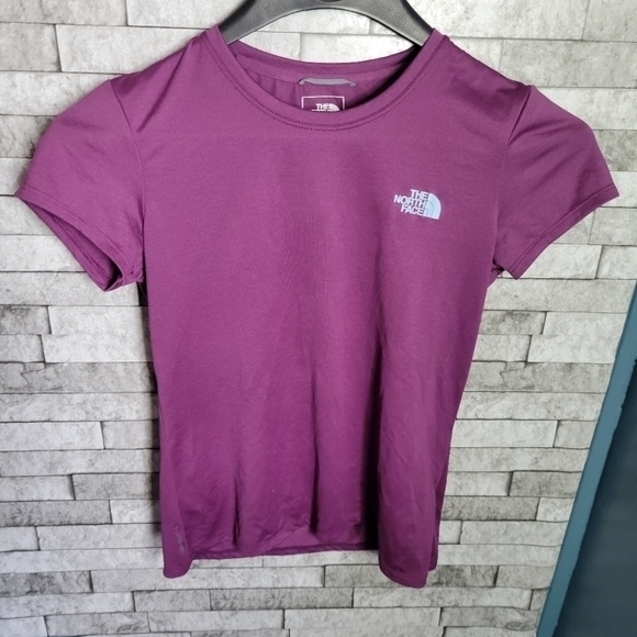 The North Face women's size small‎ purple Tshirt - Picture 1 of 4